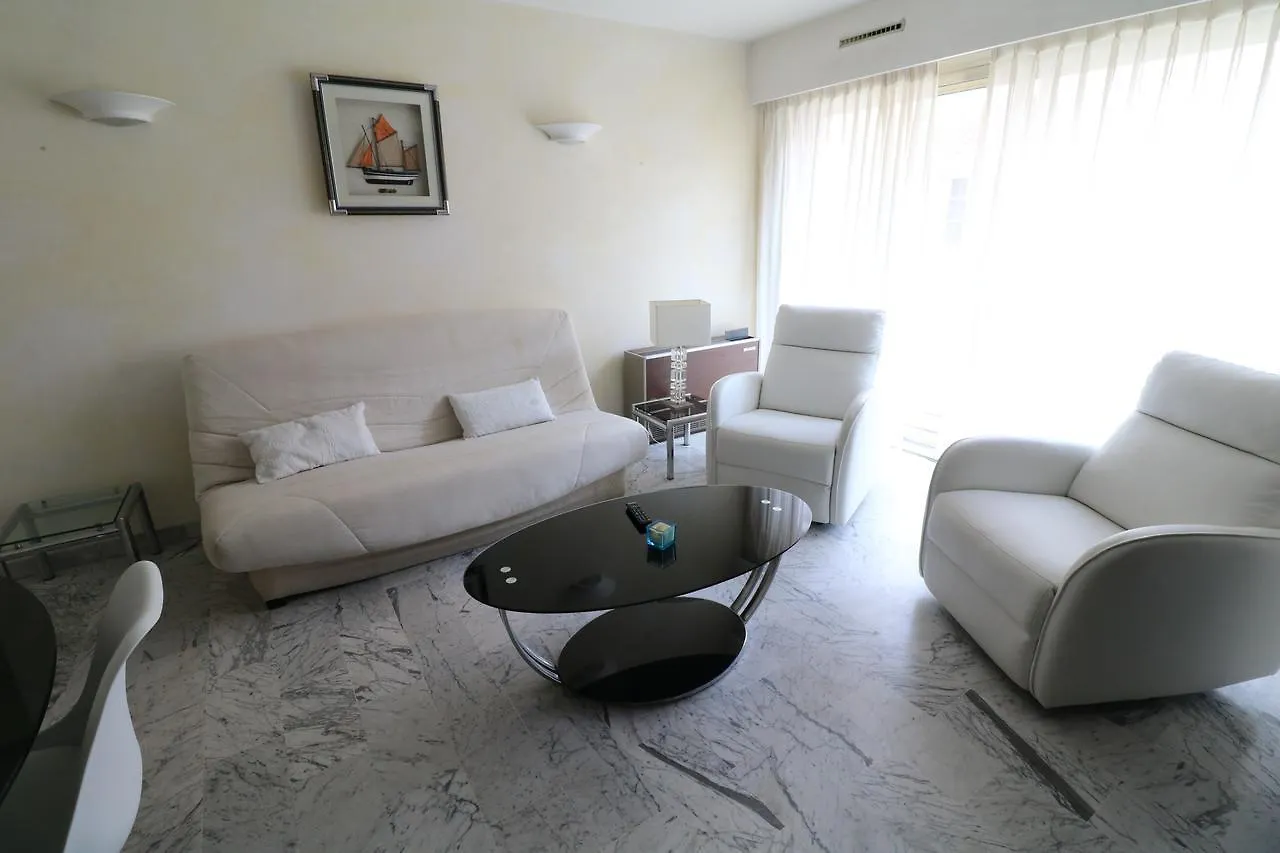 2 Bedroom, 2 Bathrooms, 2 Mins From The Croisette, Monod 348 Cannes