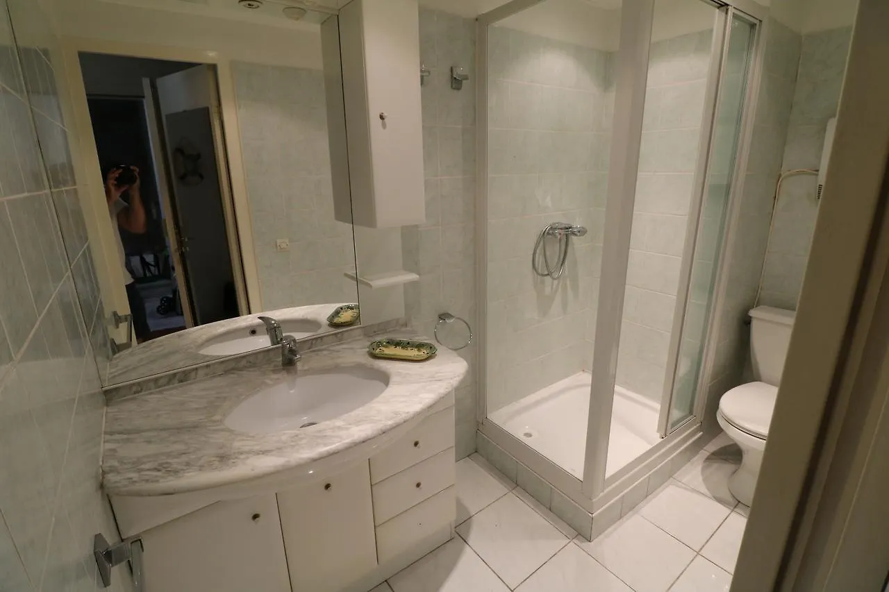 2 Bedroom, 2 Bathrooms, 2 Mins From The Croisette, Monod 348 Cannes