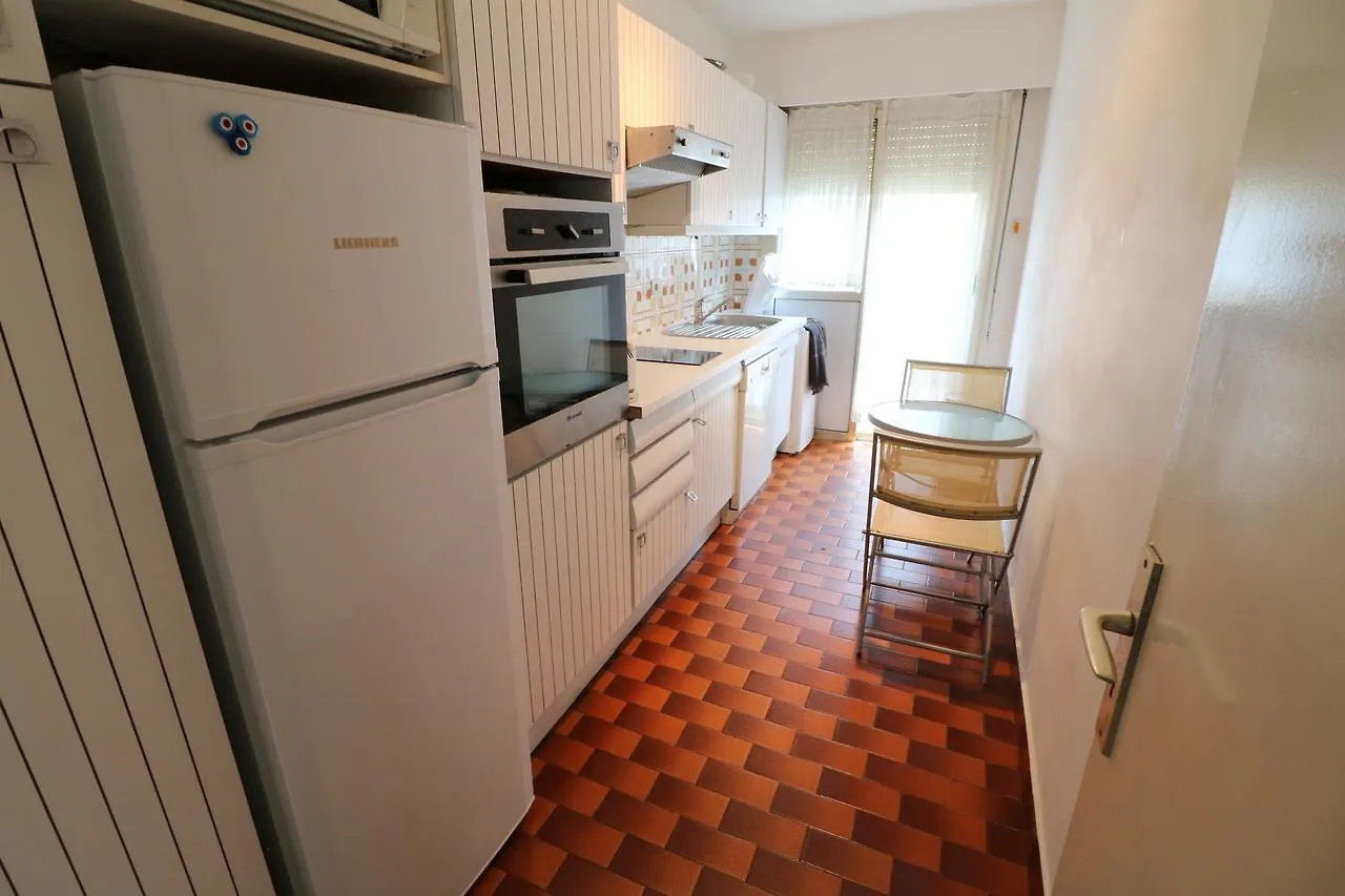 2 Bedroom, 2 Bathrooms, 2 Mins From The Croisette, Monod 348 Cannes 0*,  Francie